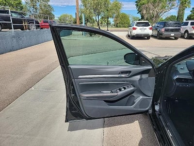 2025 Nissan Altima SR