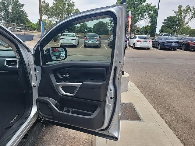2017 Nissan Titan SV