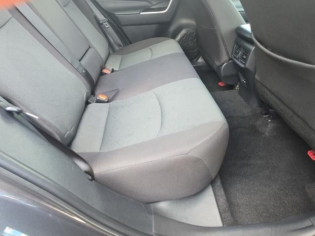 2025 Toyota RAV4 XLE - Photo 10