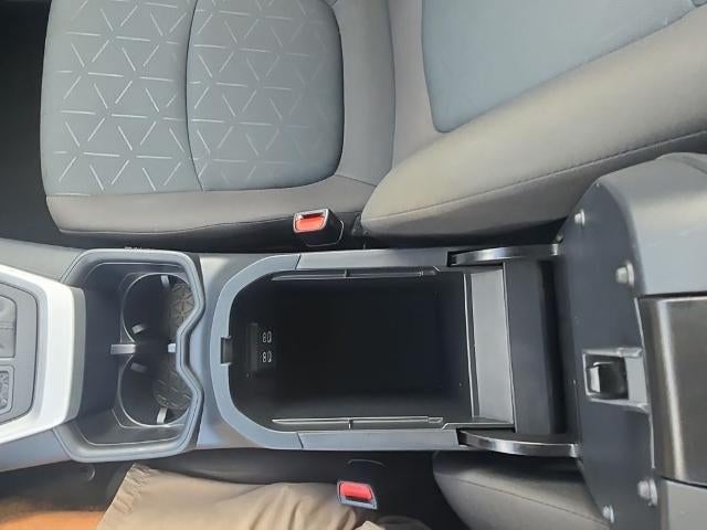 2025 Toyota RAV4 XLE - Photo 25