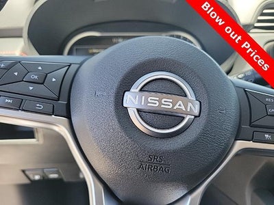 2025 Nissan Versa SR
