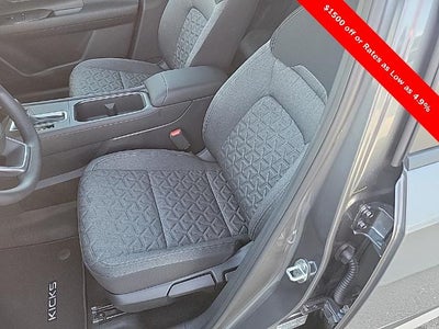 2025 Nissan Kicks SV