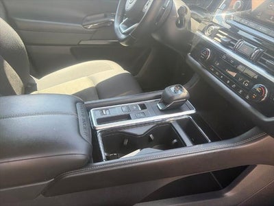 2024 Nissan Pathfinder SV