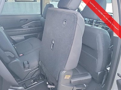 2024 Nissan Pathfinder SV