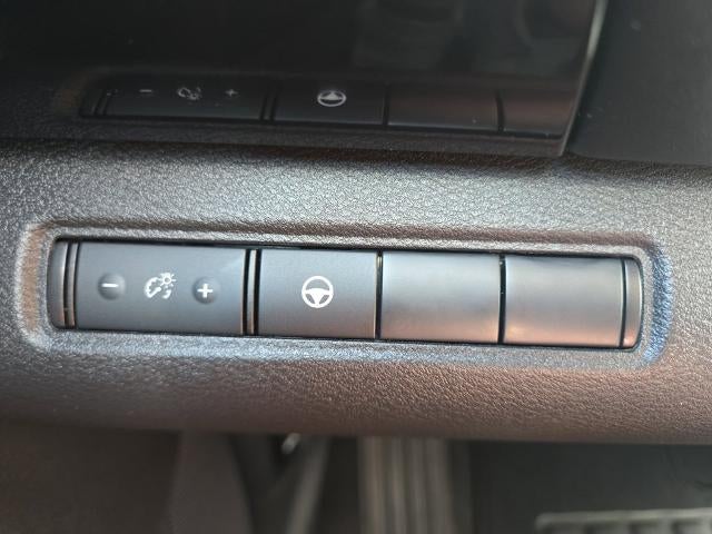 2024 Nissan Pathfinder SV - Photo 37