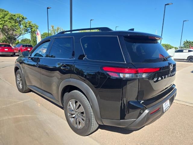 2024 Nissan Pathfinder SV