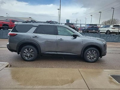2026 Nissan Pathfinder SV