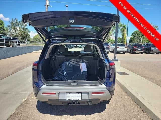 2025 Nissan Pathfinder SL