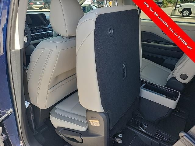 2025 Nissan Pathfinder SL