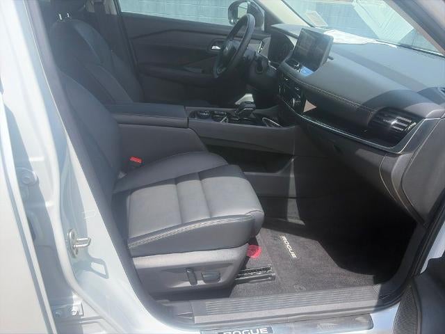 2025 Nissan Rogue SL - Photo 18